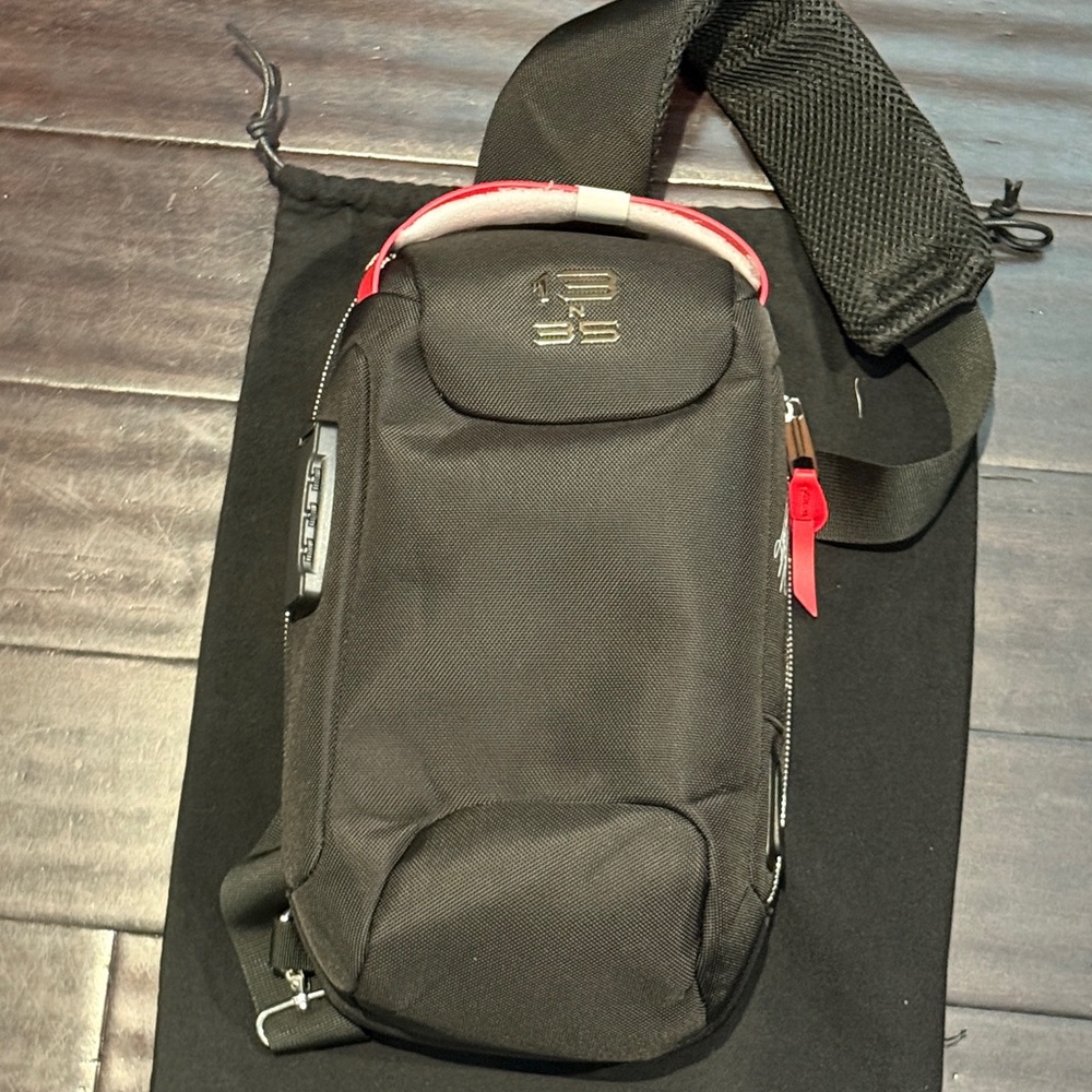 NEW 13n35 Crave Tracy McGrady Unisex CrossBody Shoulder Bag Black Red 14*8*5 in